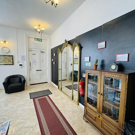 Carlton Court Hotel Eastbourne Eksteriør bilde