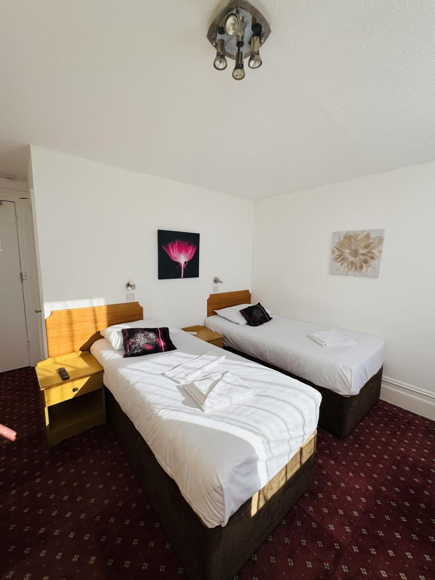 Carlton Court Hotel Eastbourne Eksteriør bilde