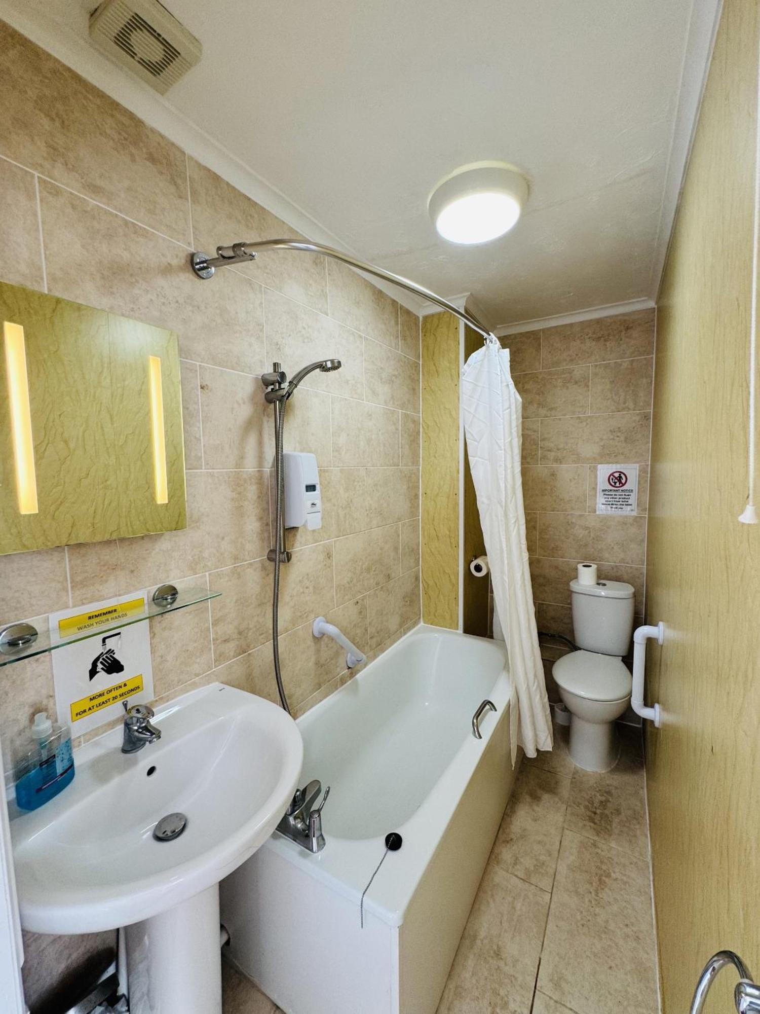 Carlton Court Hotel Eastbourne Eksteriør bilde