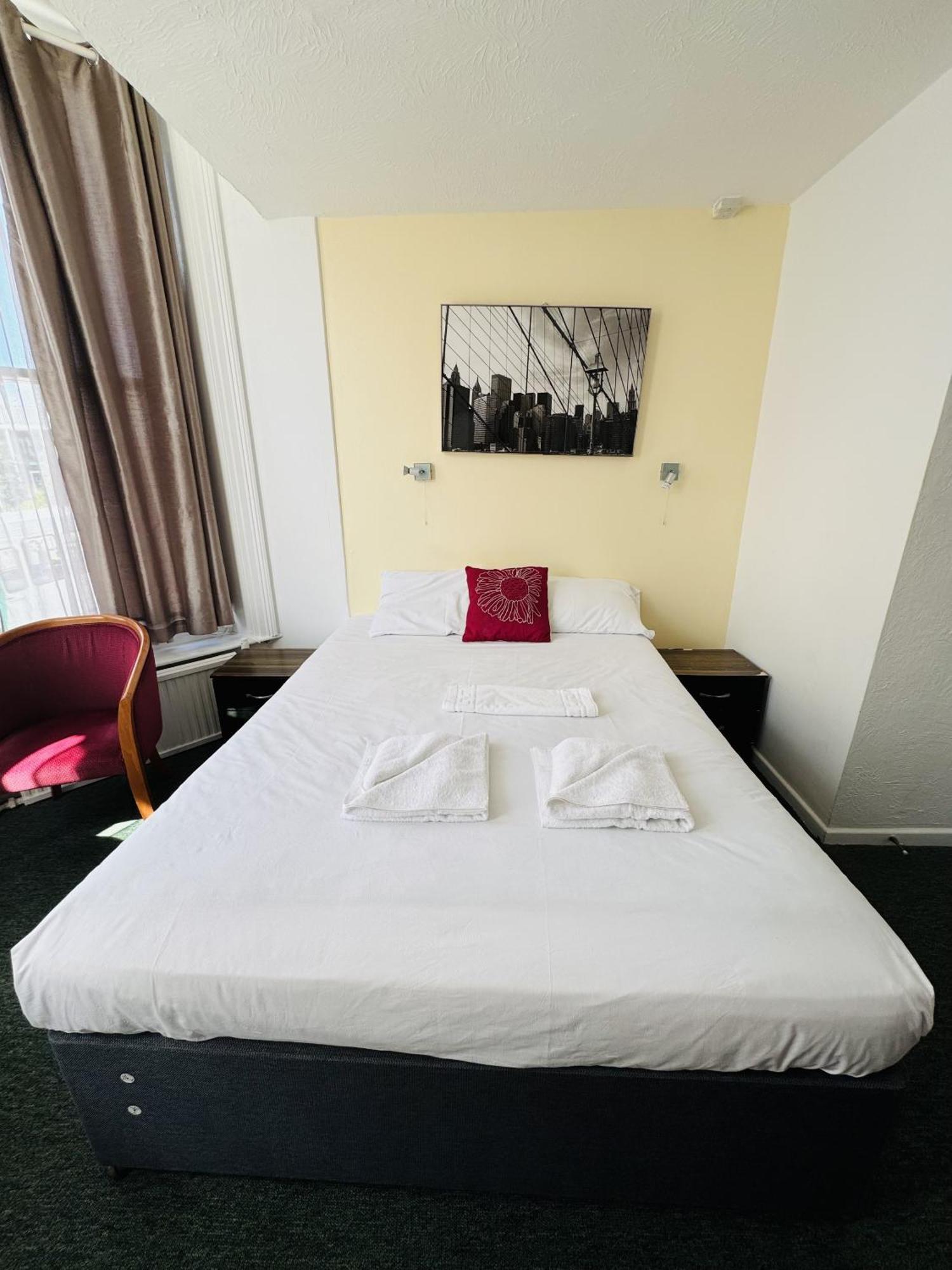 Carlton Court Hotel Eastbourne Eksteriør bilde
