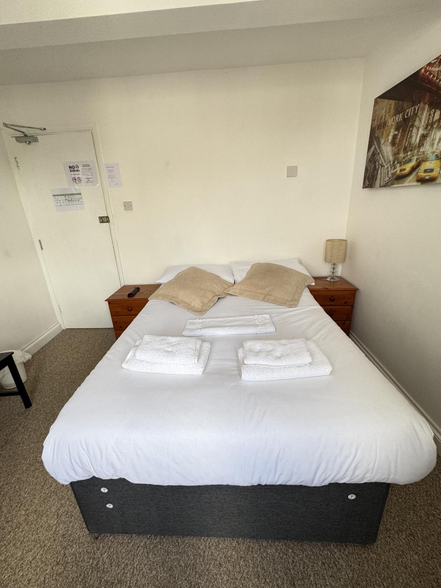 Carlton Court Hotel Eastbourne Eksteriør bilde