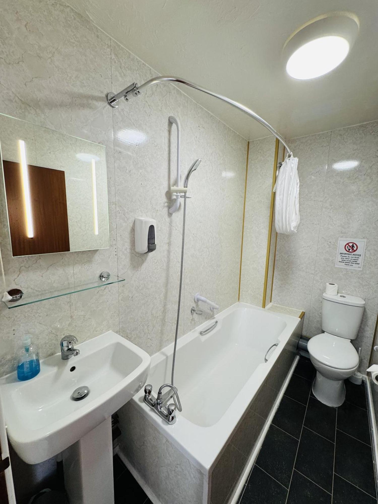Carlton Court Hotel Eastbourne Rom bilde