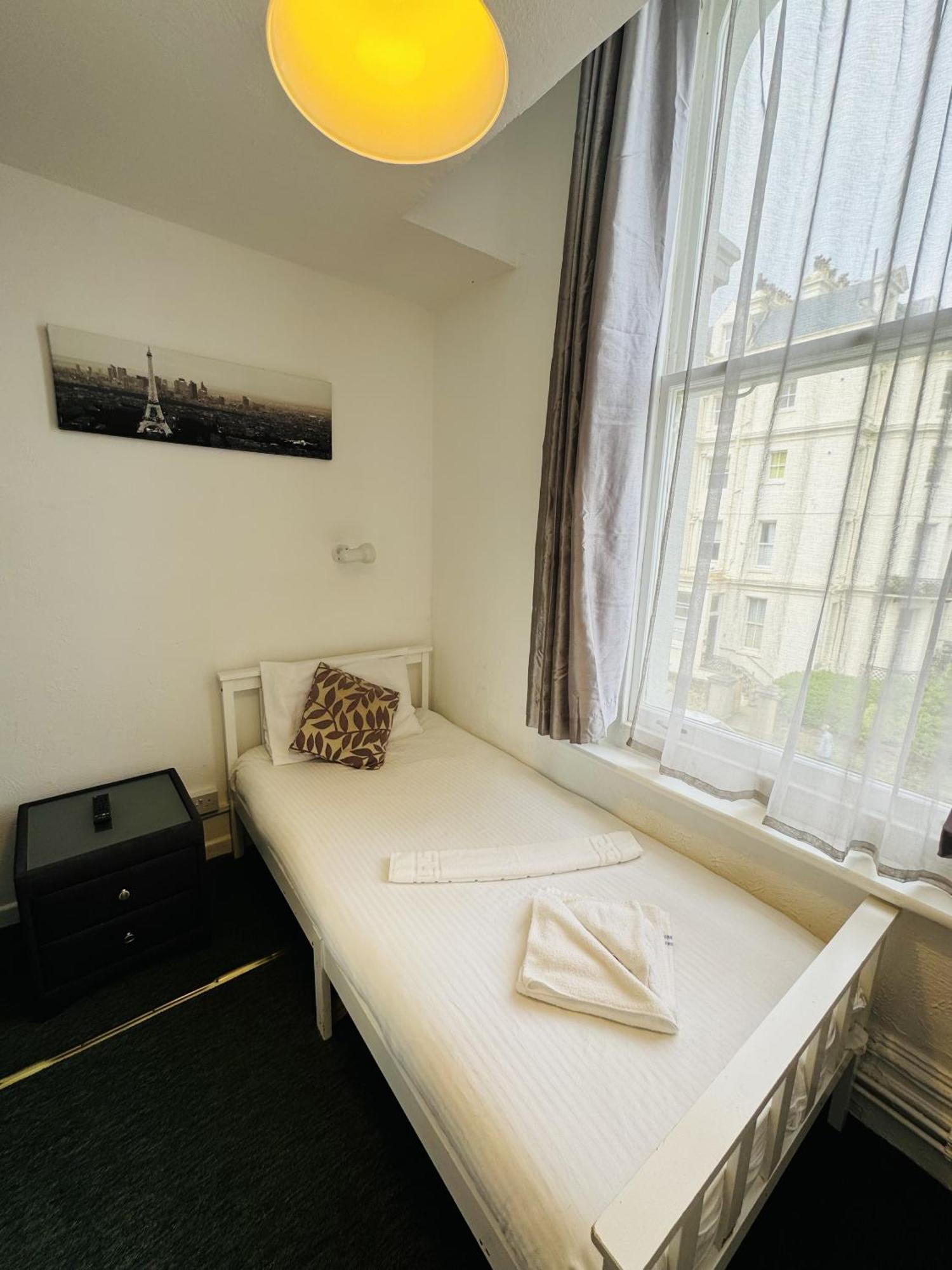Carlton Court Hotel Eastbourne Rom bilde