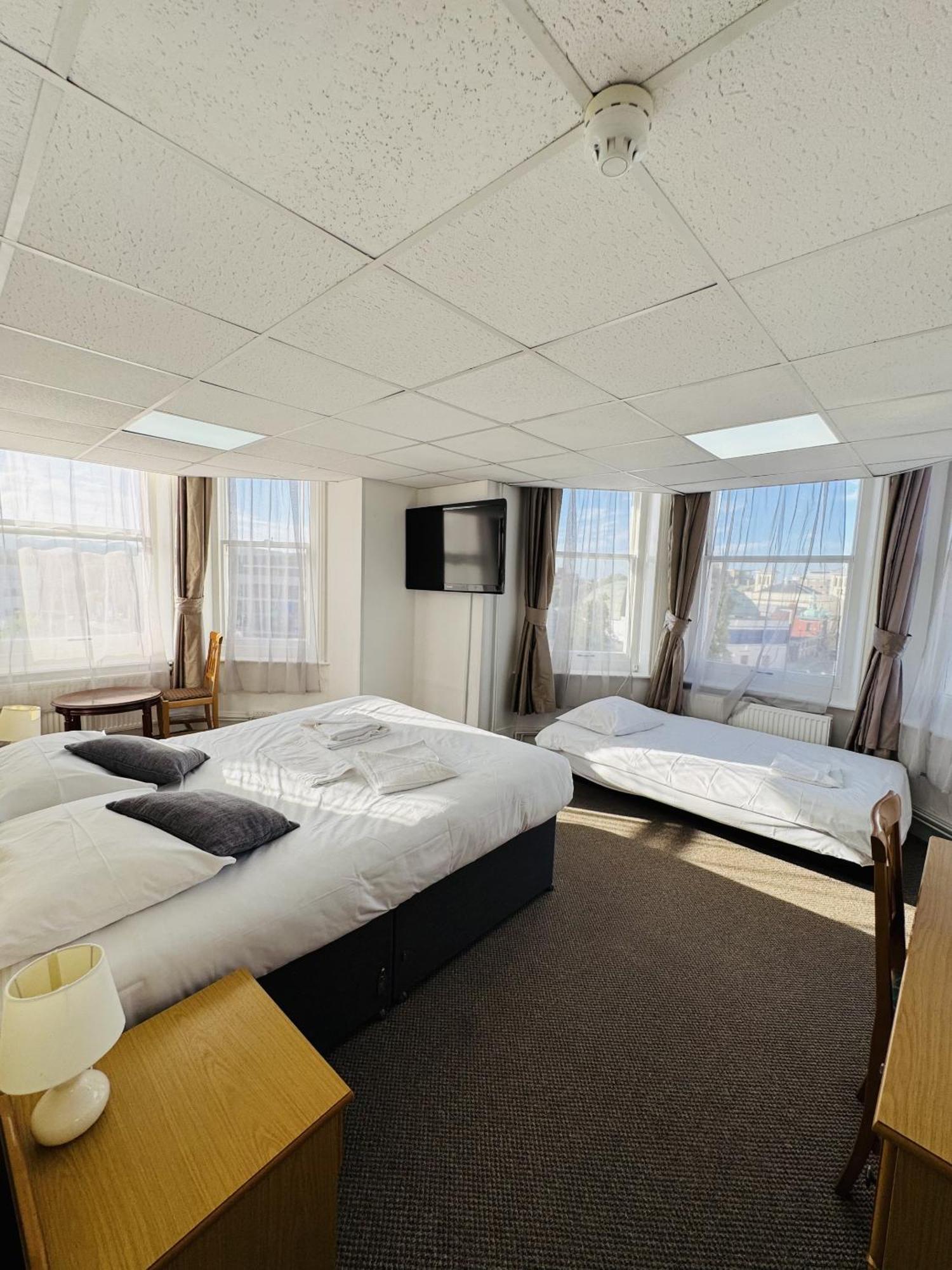 Carlton Court Hotel Eastbourne Rom bilde