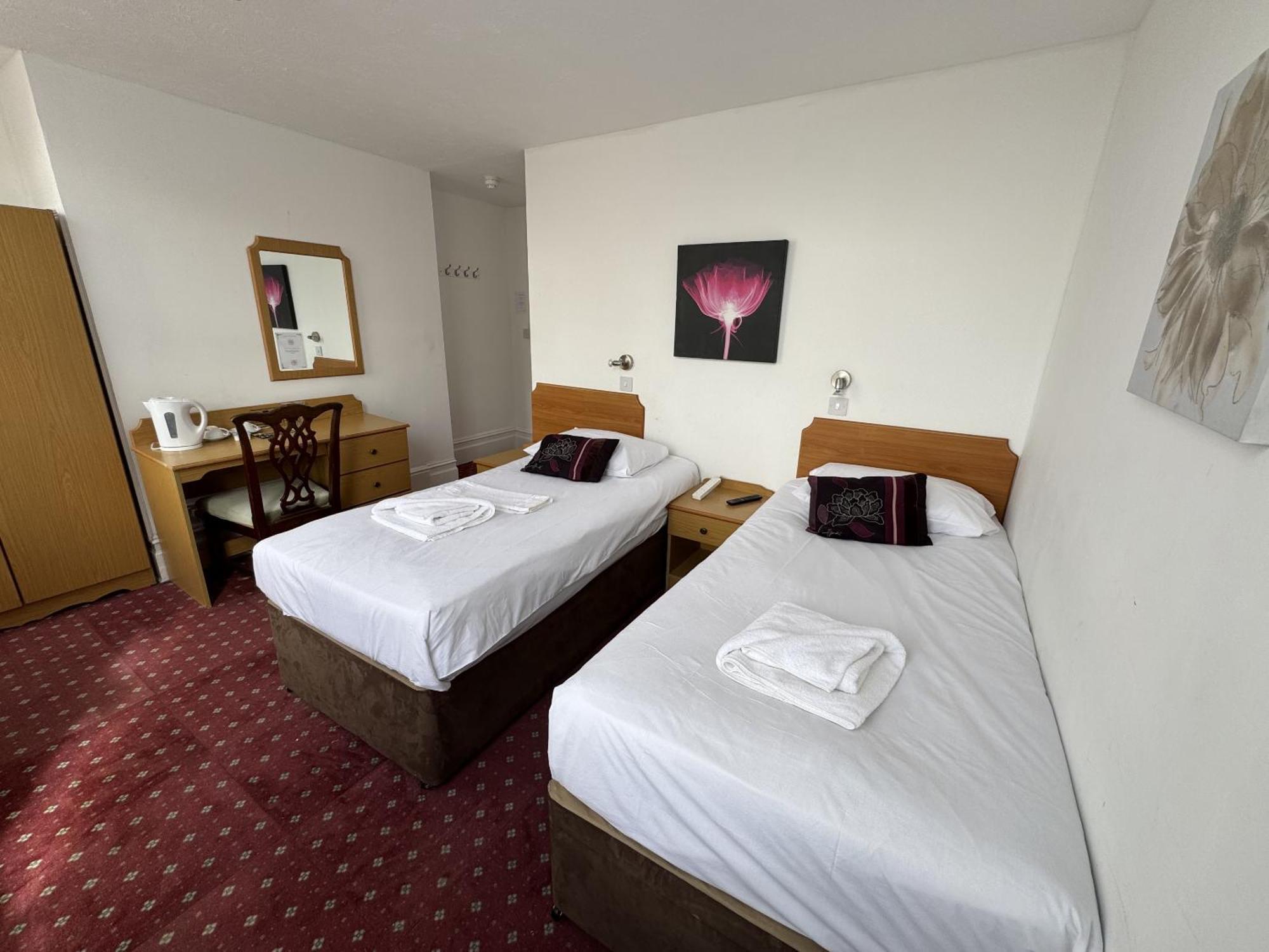 Carlton Court Hotel Eastbourne Eksteriør bilde